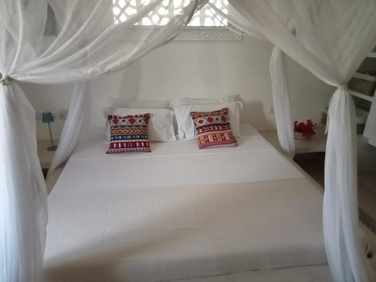 Shira House Bed & Breakfast Watamu Exterior photo