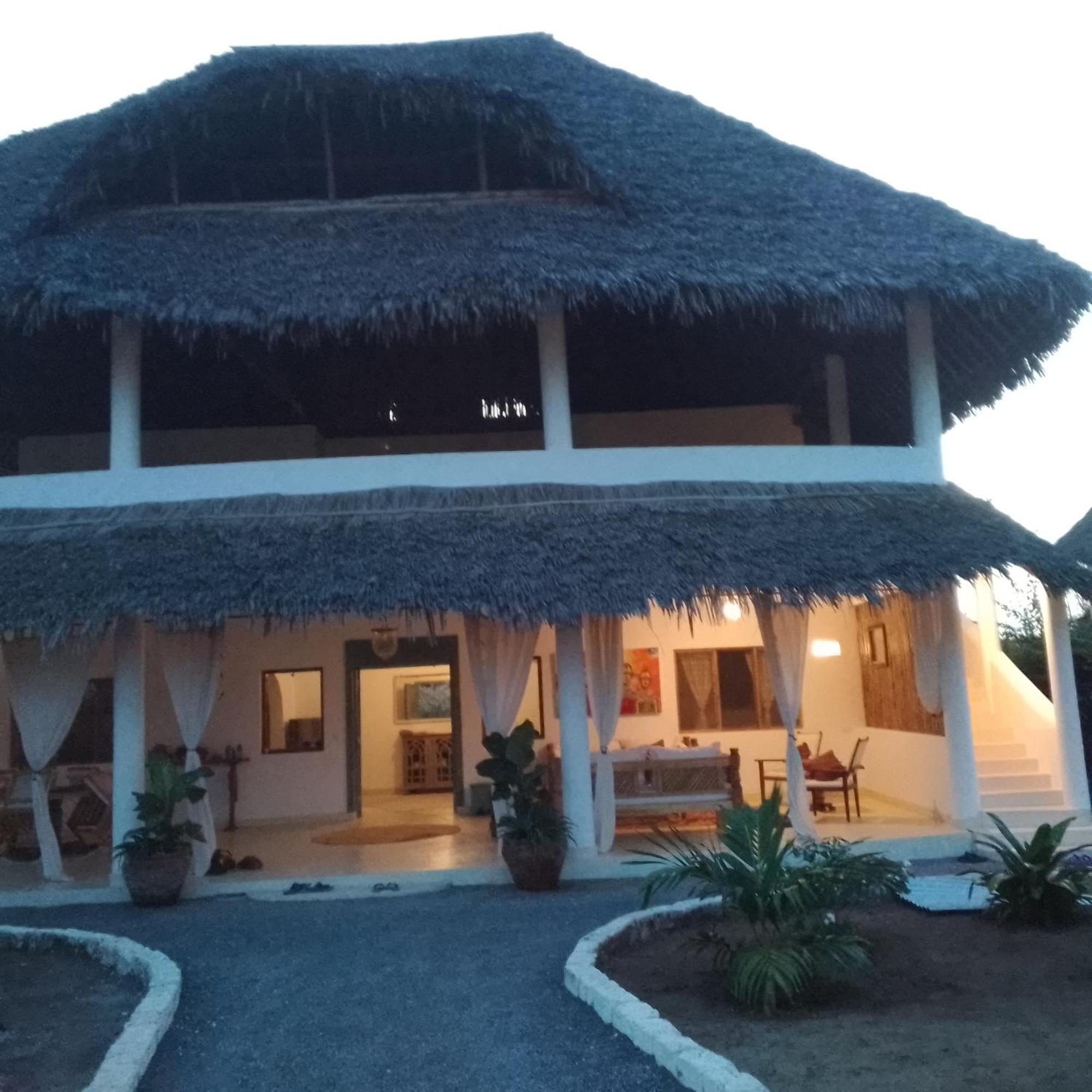 Shira House Bed & Breakfast Watamu Exterior photo